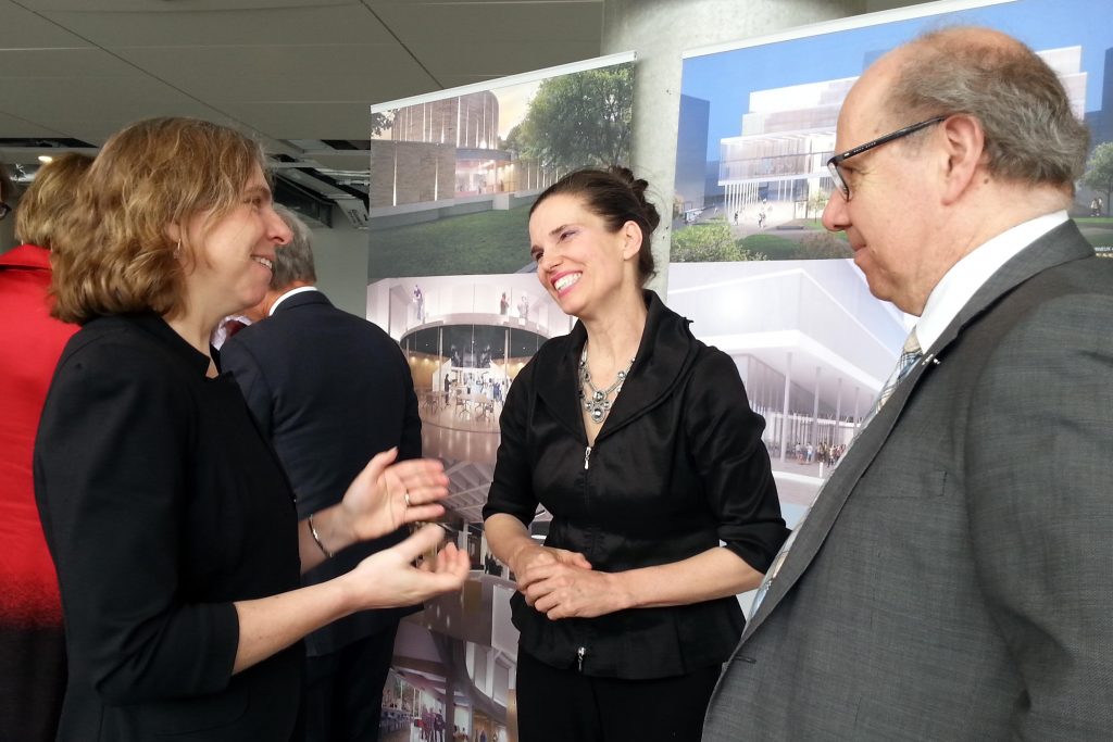 Suzanne Talon, Kirsty Duncan et Pierre Dumouchel